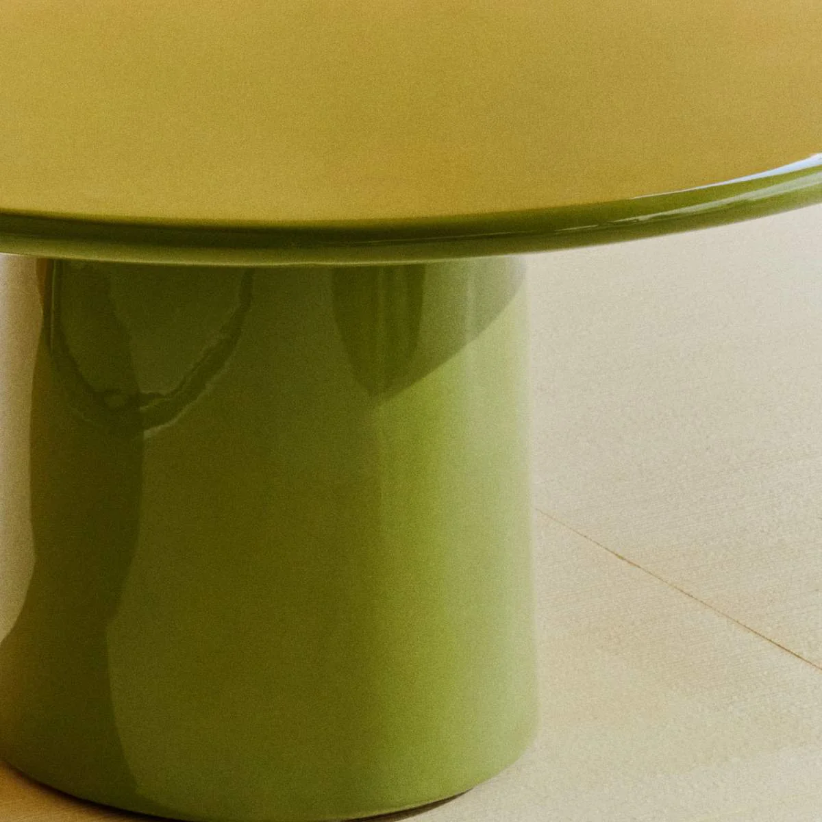 Kave Home Albanella coffee table in cement with glossy green finish Ø85cm - Image 6