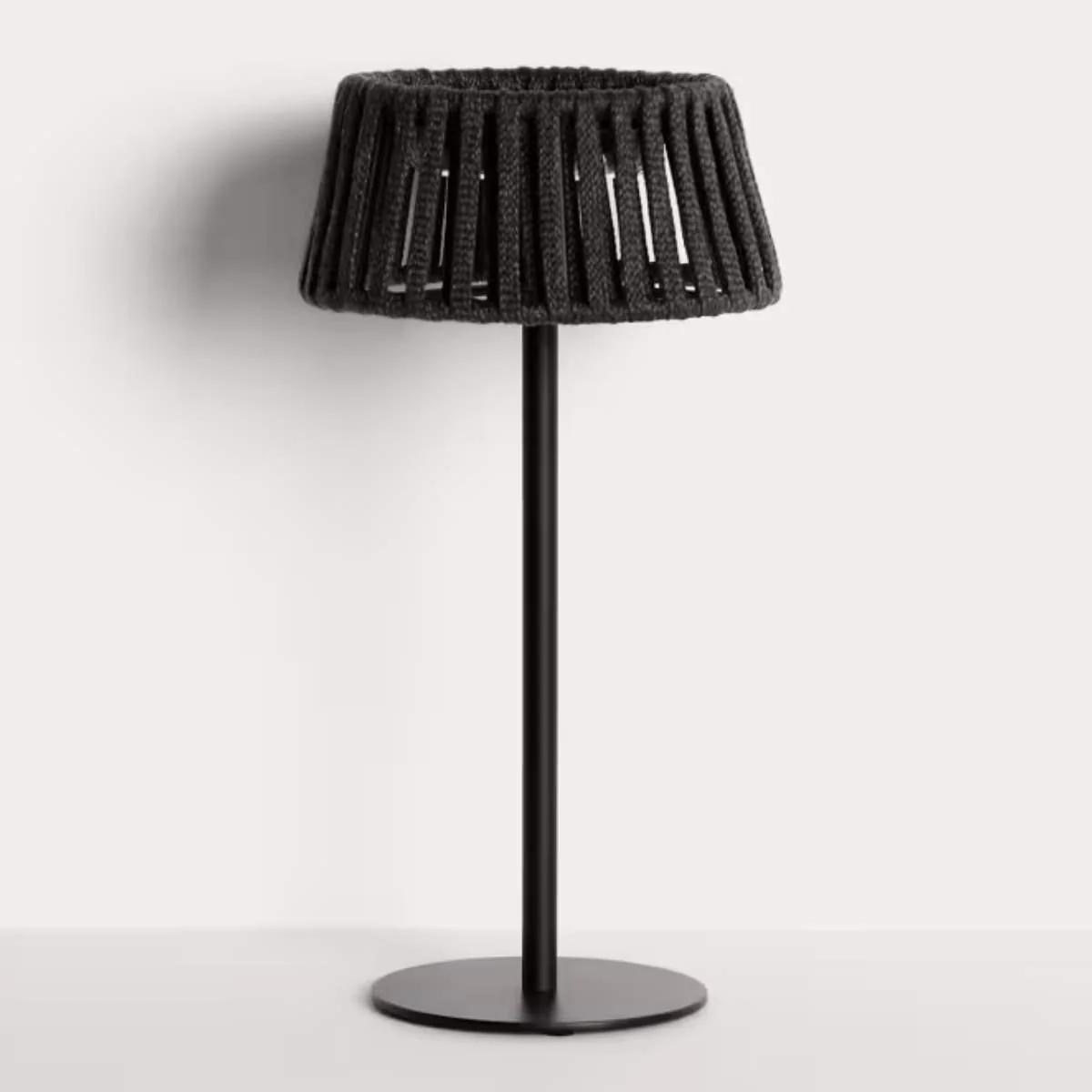 Kave Home Aldet outdoor solar table lamp in terracotta flat rope cord with metal stand - Image 5