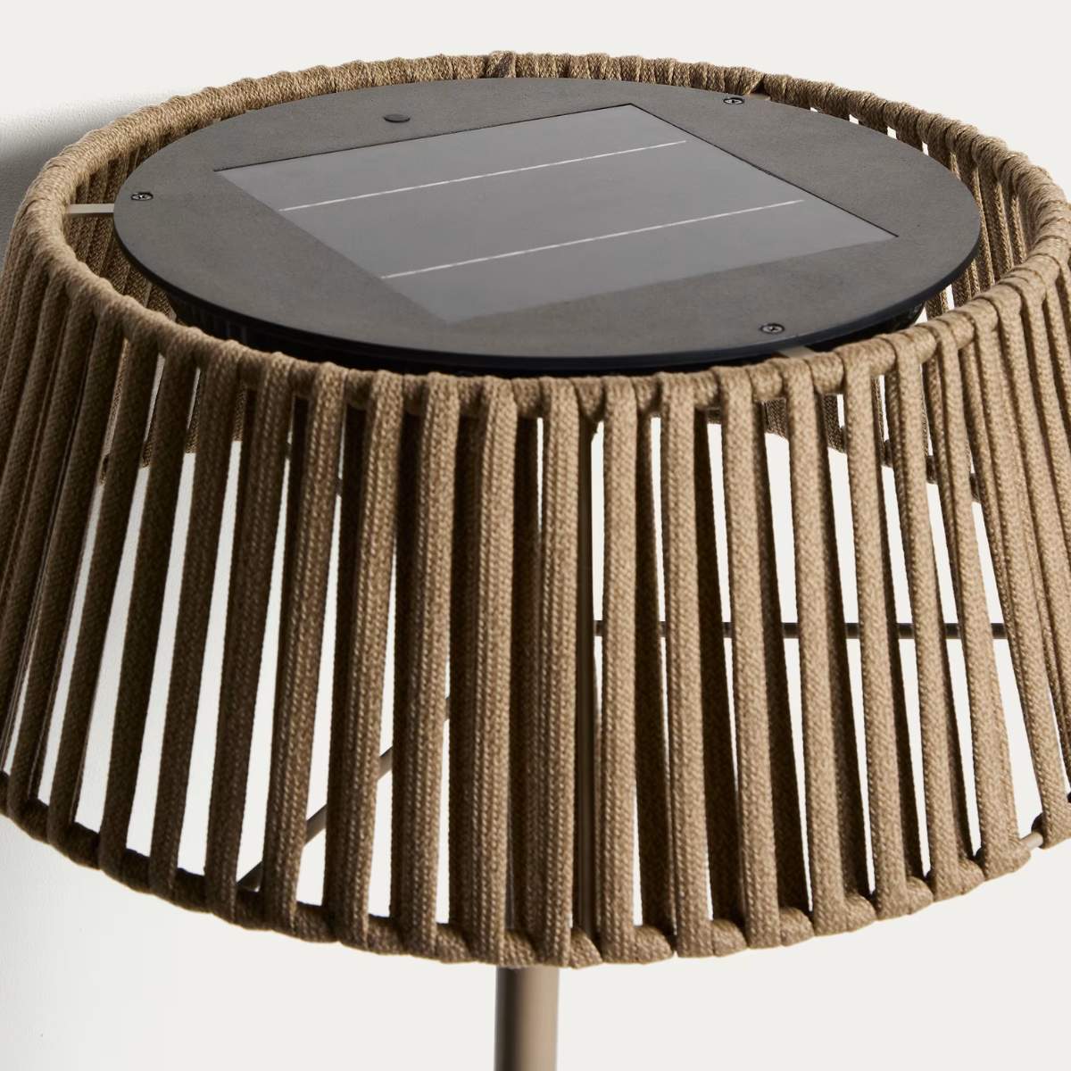 Kave Home Aldet outdoor solar floor lamp in terracotta flat rope cord with metal stand Ø46cm - Image 10