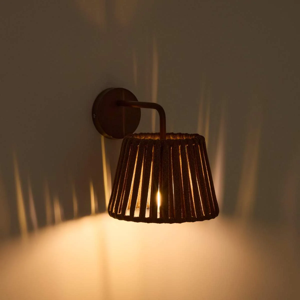 Kave Home Aldet terracotta outdoor wall light in flat rope cord and metal - Image 21