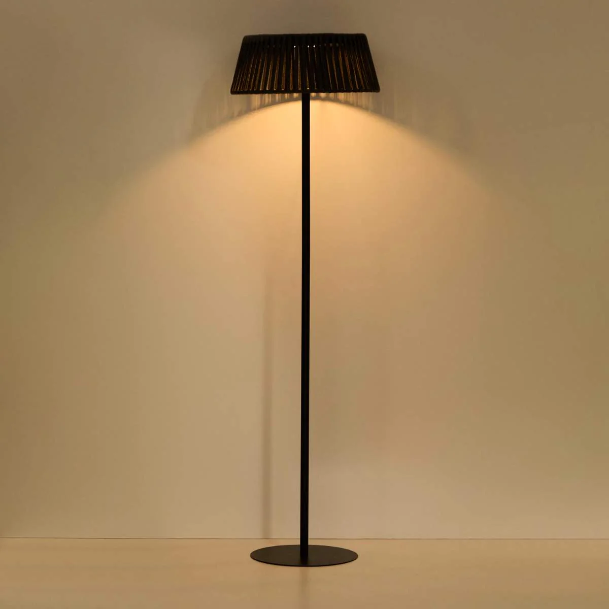 Kave Home Aldet outdoor solar floor lamp in terracotta flat rope cord with metal stand Ø46cm - Image 40