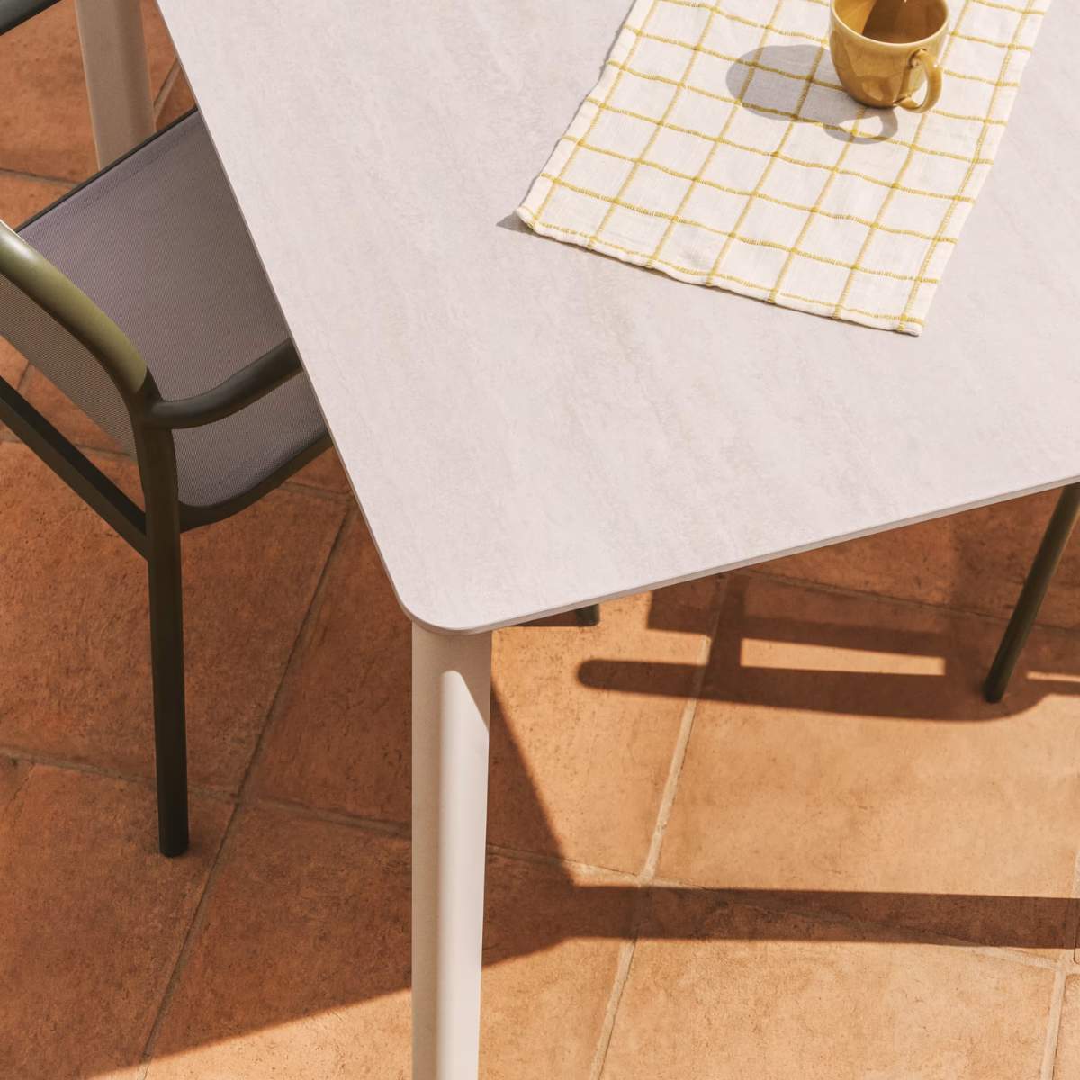 Kave Home Anafi table in sintered stone and graphite aluminium 140 x 80 cm - Image 13