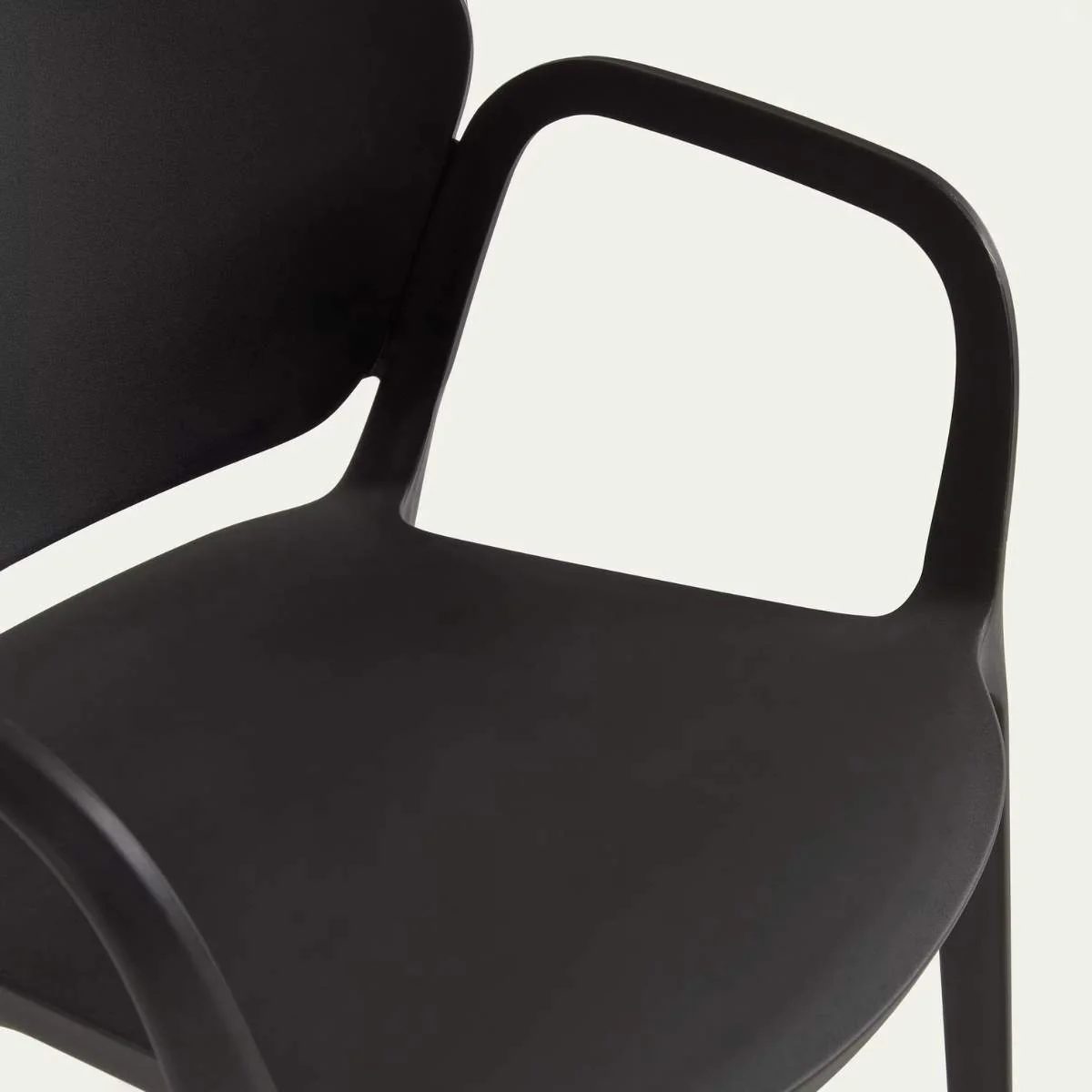 Kave Home Ania stackable outdoor chair in beige - Image 59