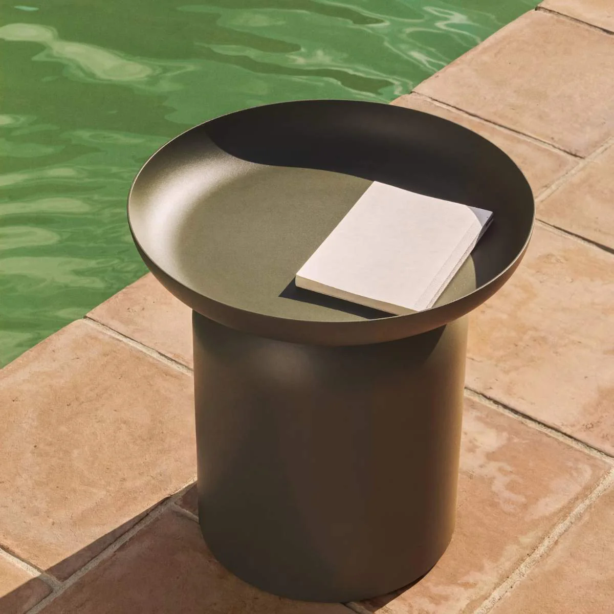 Kave Home Arcola side table in brown aluminium Ø45cm - Image 19
