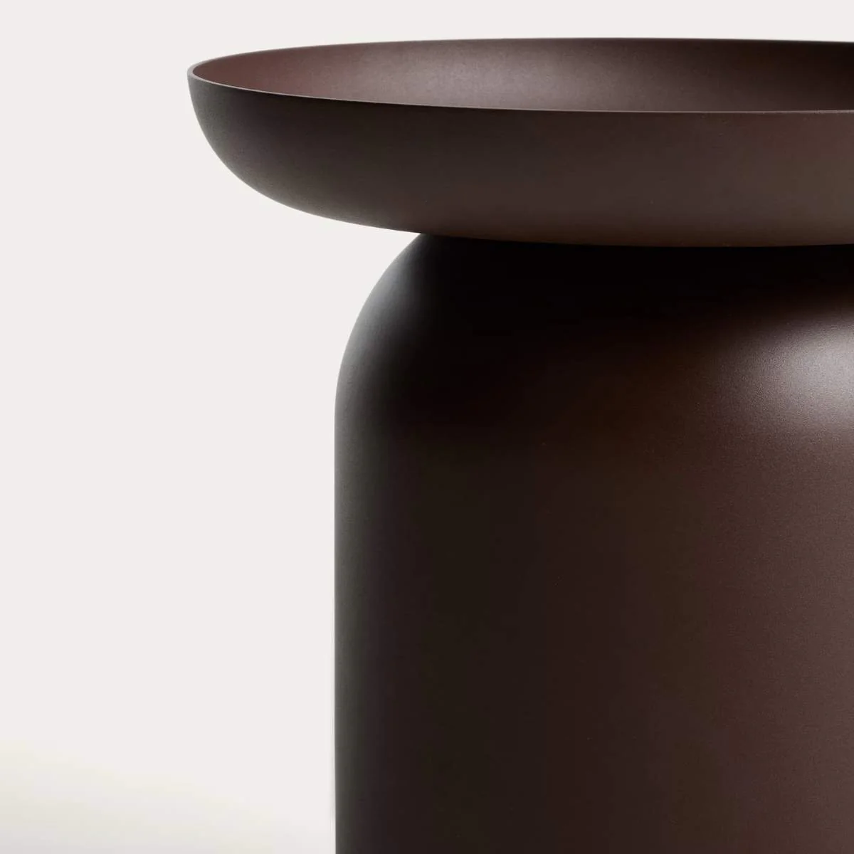 Kave Home Arcola side table in brown aluminium Ø45cm - Image 5