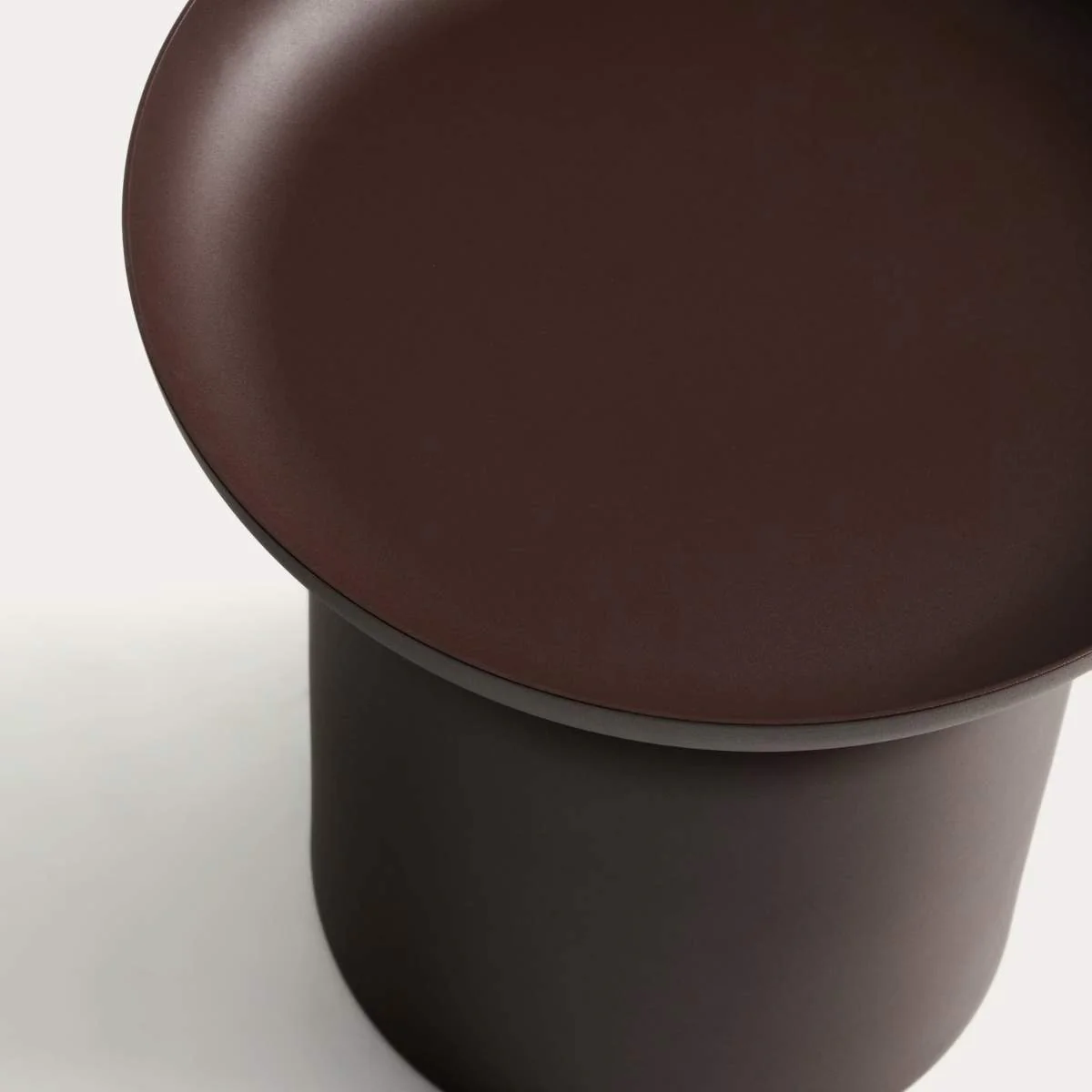 Kave Home Arcola side table in brown aluminium Ø45cm - Image 6