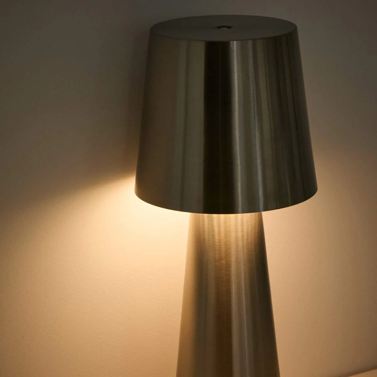 Kave Home Arenys large table lamp in metal with a shiny silver finish - Image 29