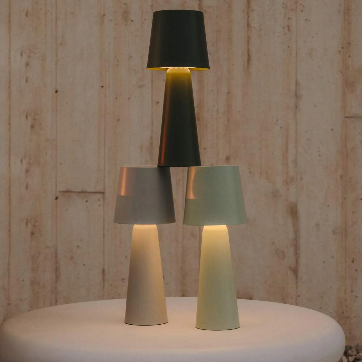 Kave Home Arenys large table lamp in metal with a shiny silver finish - Image 36