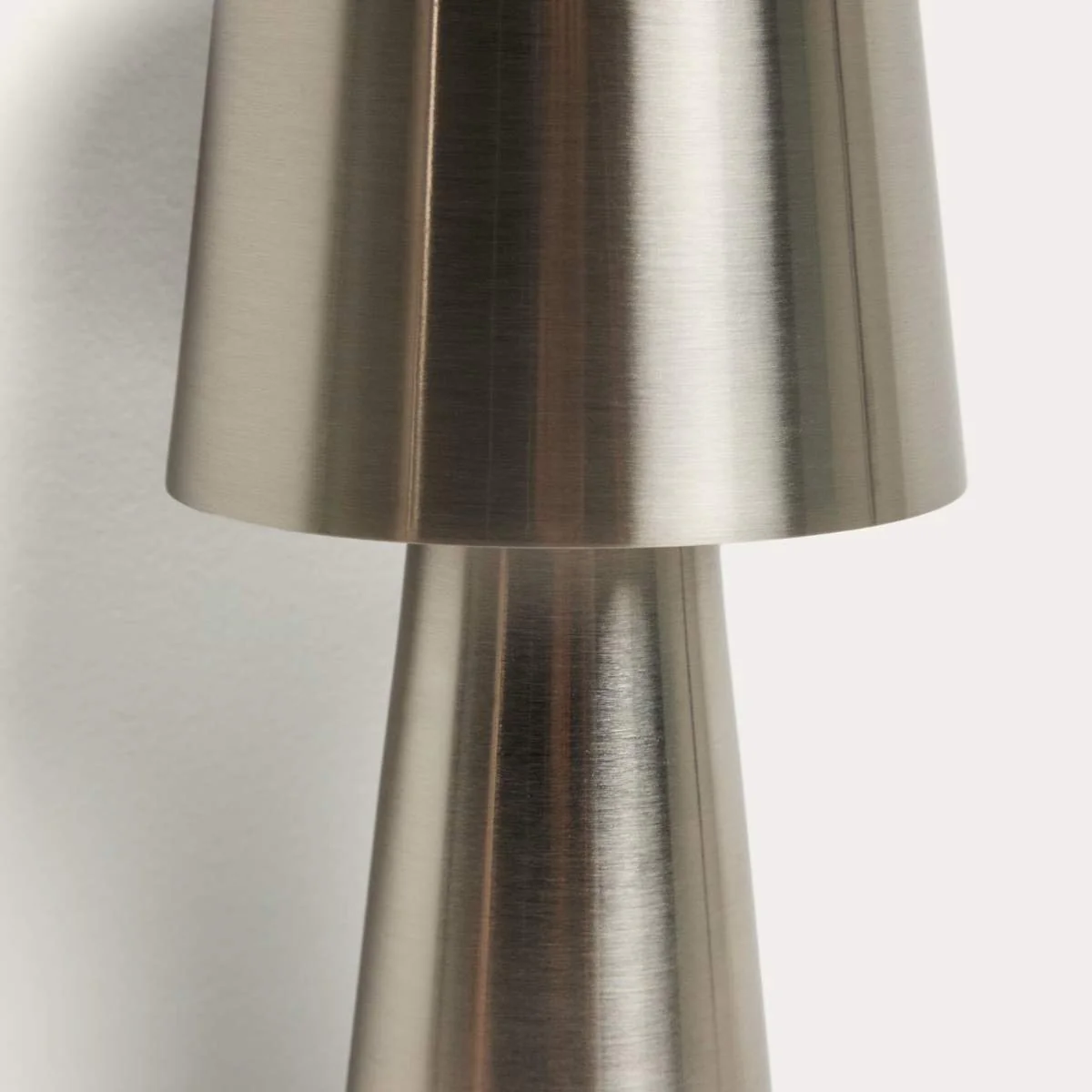 Kave Home Arenys small table lamp in metal with a shiny silver finish - Image 9