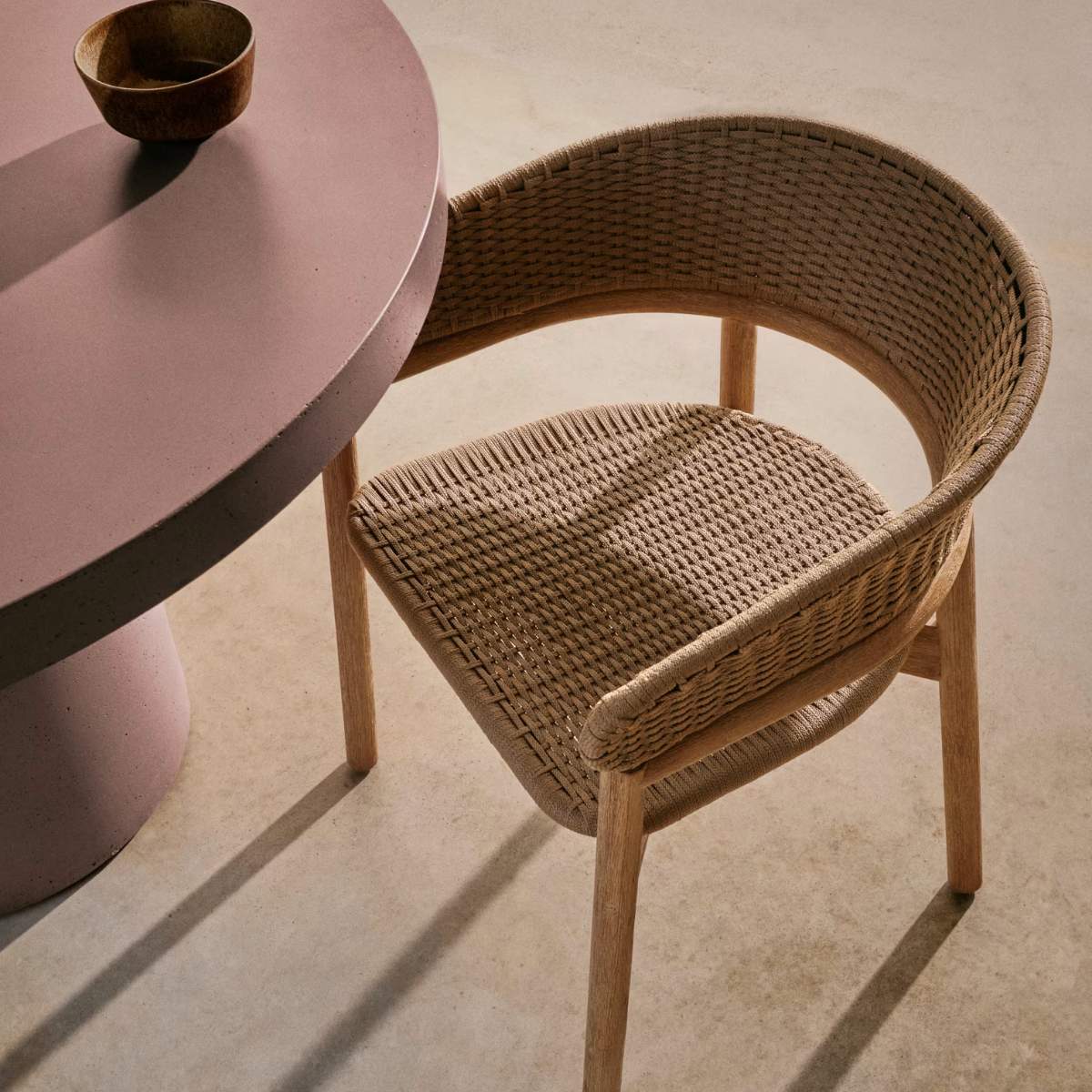 Kave Home Arinella chair in FSC 100% solid acacia wood with natural finish and beige rope cord - Image 7