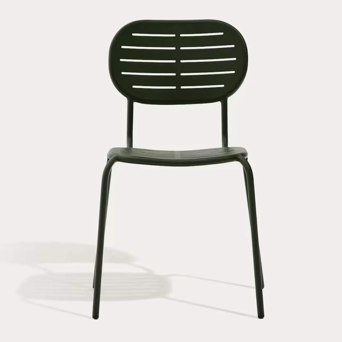 Kave Home Brai stackable outdoor chair in burgundy galvanised steel - Image 21