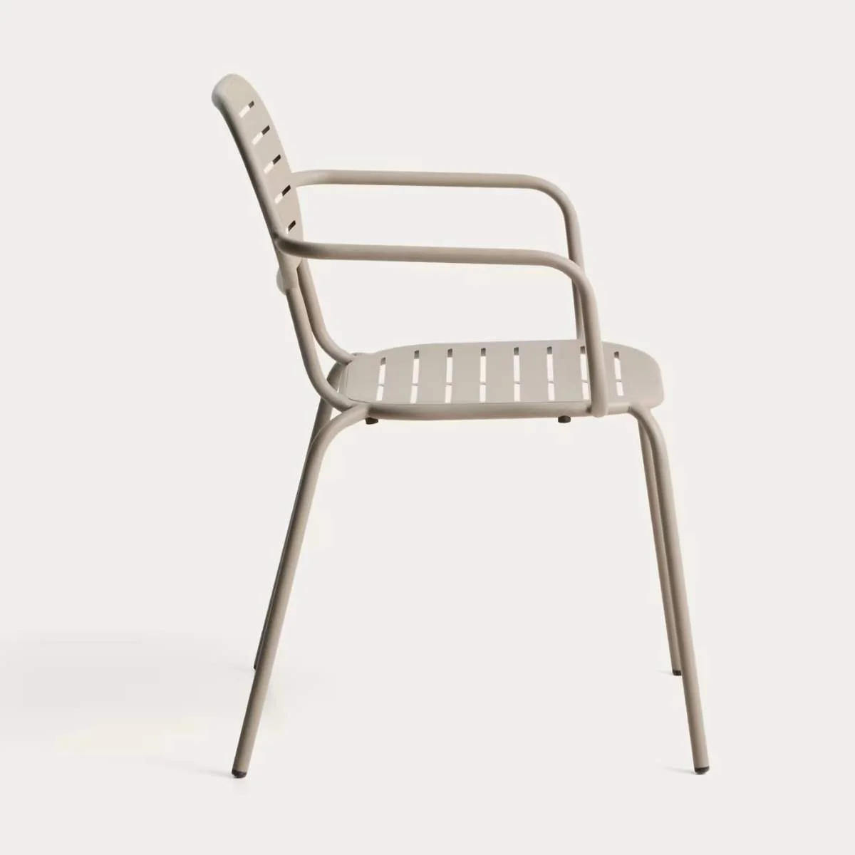 Kave Home Brai stackable outdoor chair with armrests in taupe galvanised steel - Image 6