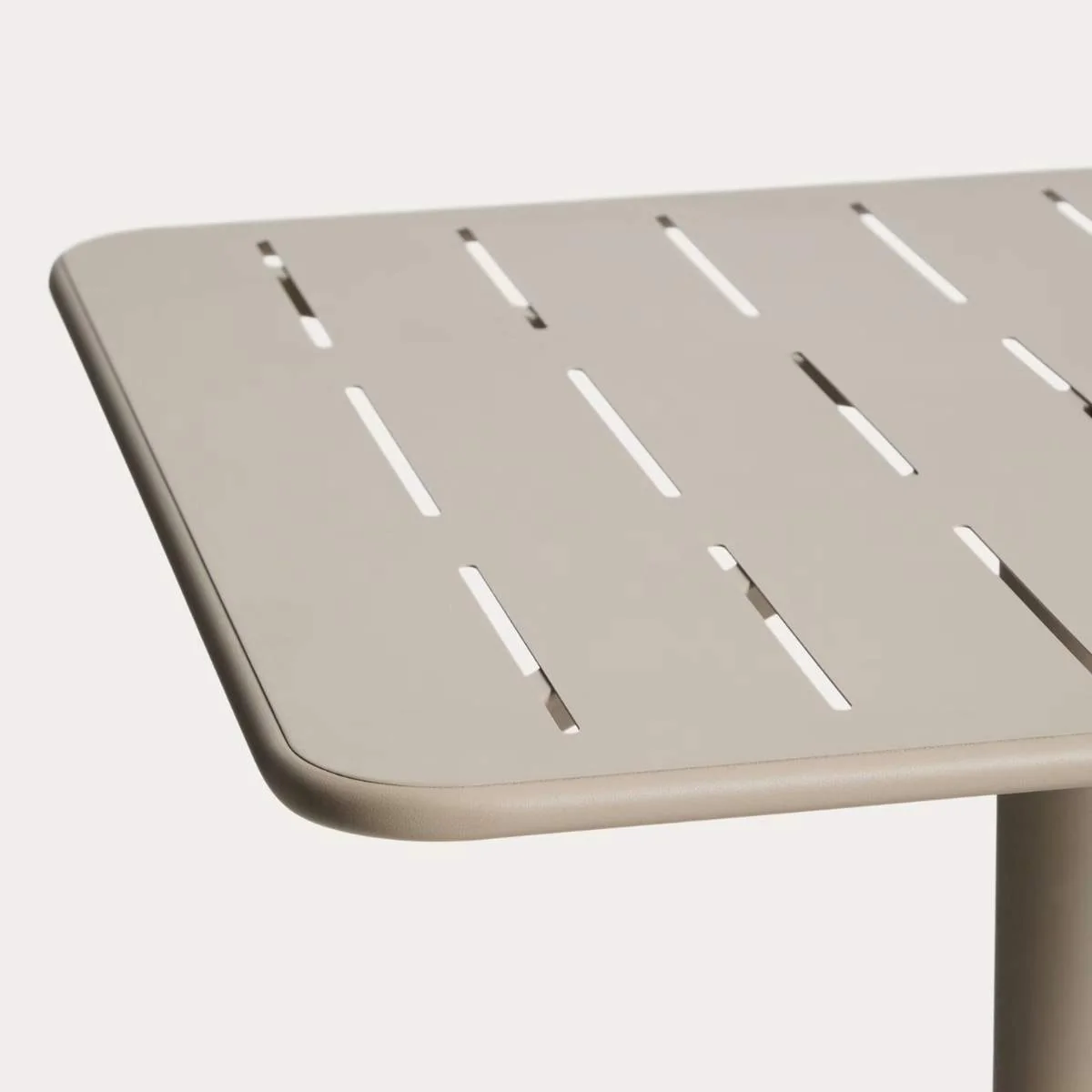 Kave Home Brai outdoor table in burgundy galvanised steel 70 x 70cm - Image 14