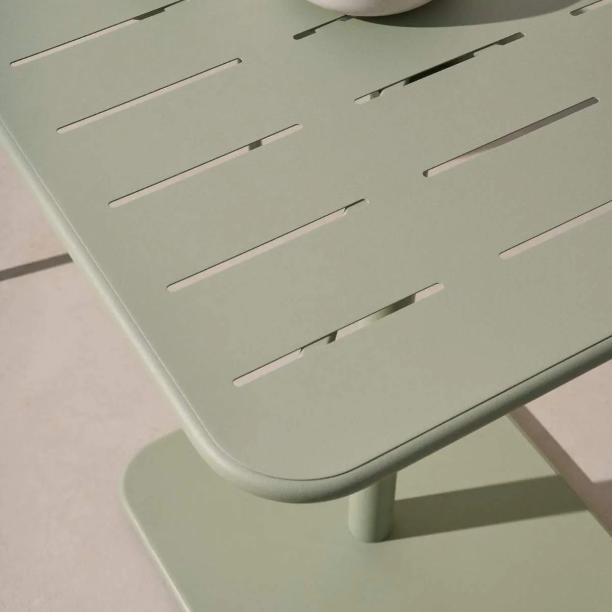 Kave Home Brai outdoor table in burgundy galvanised steel 70 x 70cm - Image 34