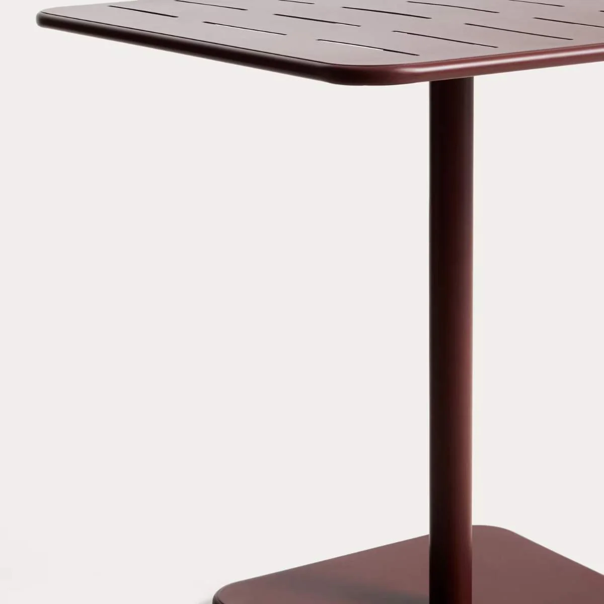 Kave Home Brai outdoor table in burgundy galvanised steel 70 x 70cm - Image 7