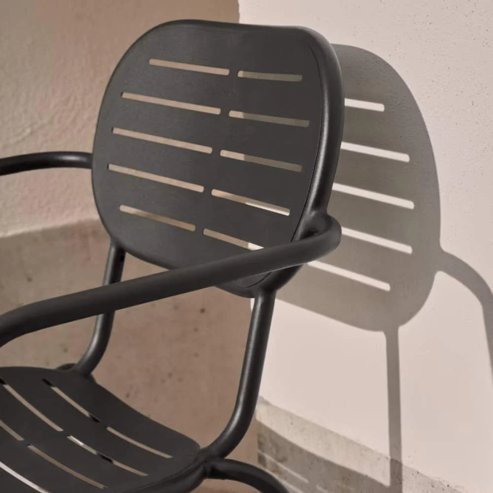 Kave Home Brai Stackable Outdoor Chair with Armrests in Dark Grey Galvanized Steel - Image 8