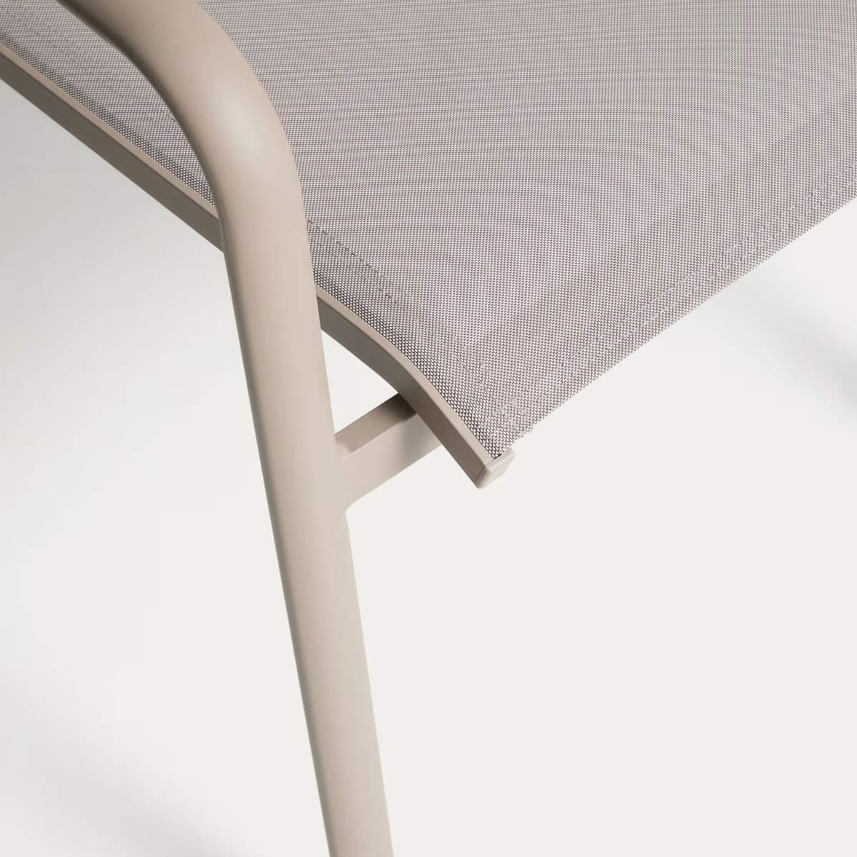 Kave Home Set with Brela extendable table in ecru aluminium and 6 Luri chairs in ecru aluminium and beige texteline 205(287)x100cm - Image 14