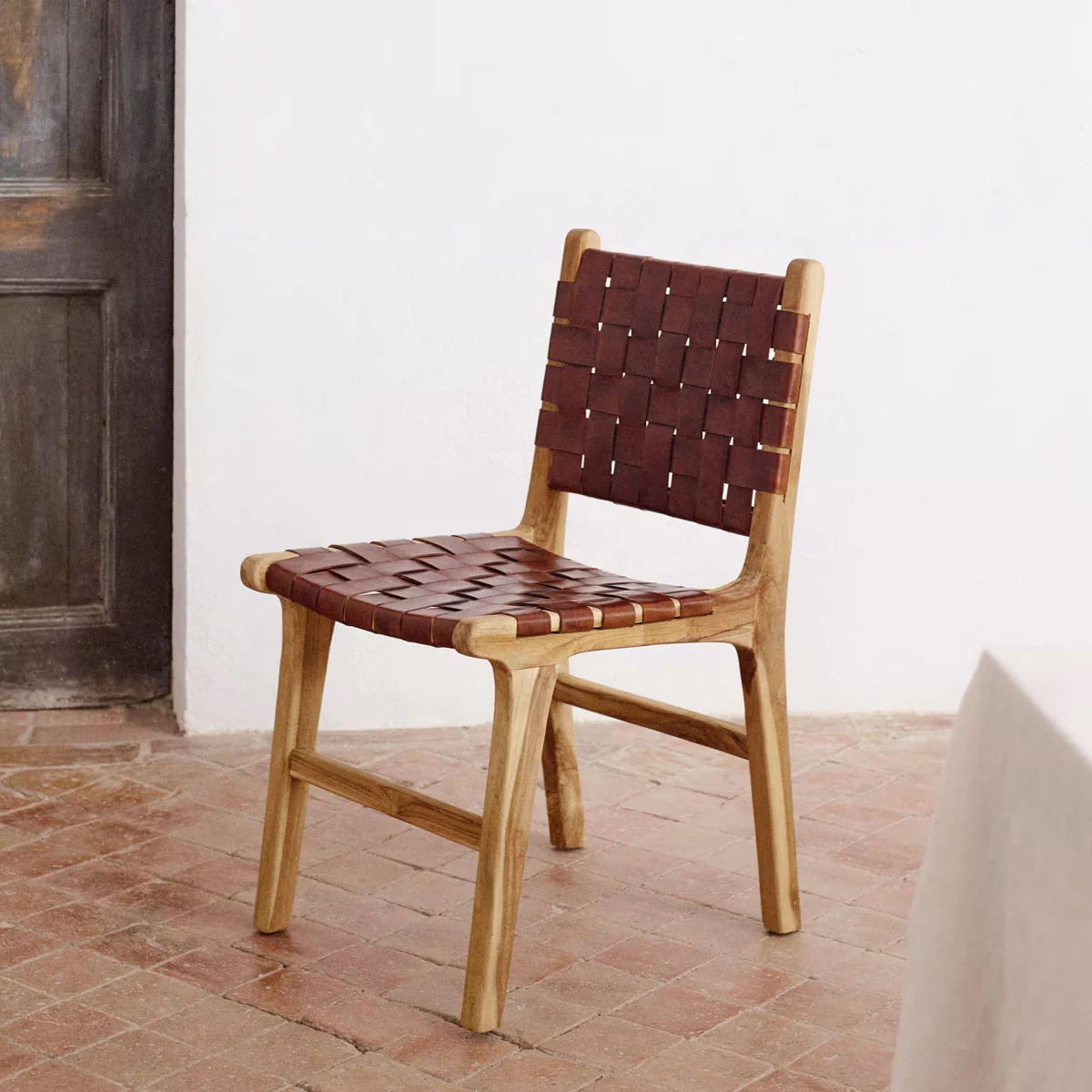 Kave Home Calixta Chair in Leather and Solid Teak - Image 14