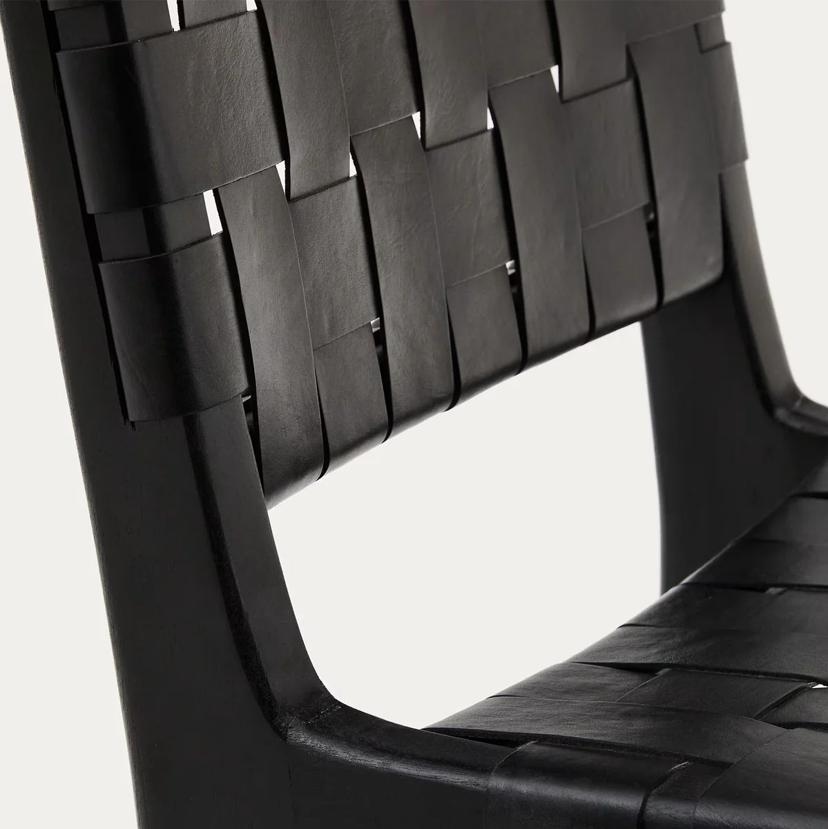 Kave Home Calixta Chair in Leather and Solid Teak - Image 5
