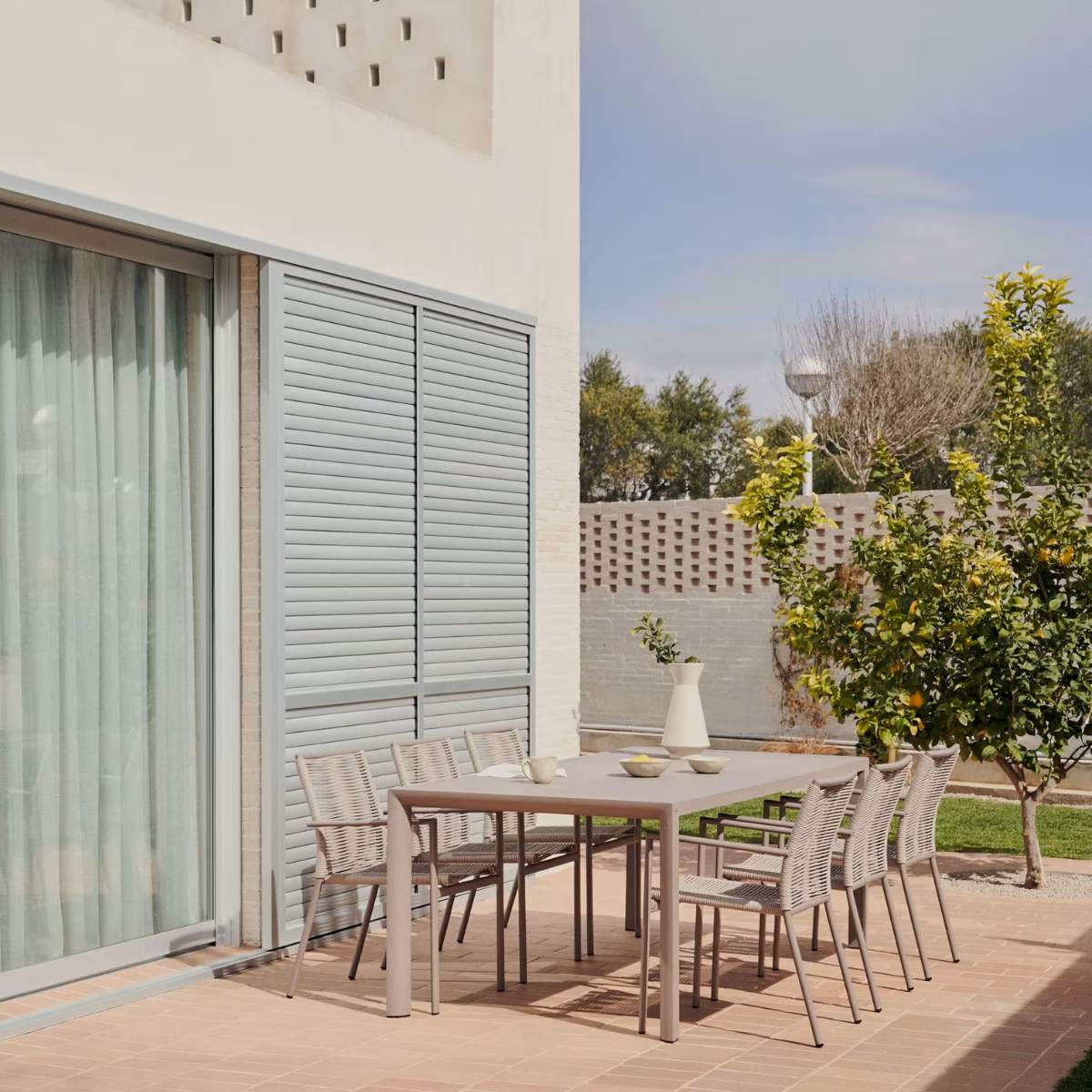 Kave Home Culip aluminium outdoor table in powder coated brown finish, 220 x 100 cm - Image 16