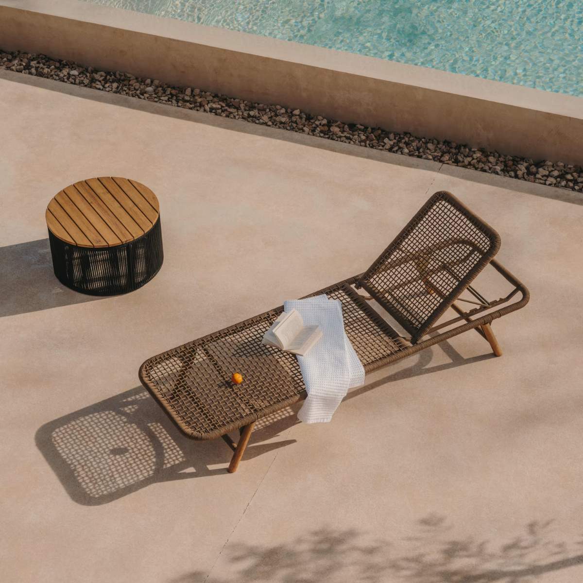 Kave Home Dandara coffee table in steel, green rope cord and solid acacia wood Ø70cm FSC 100% - Image 24