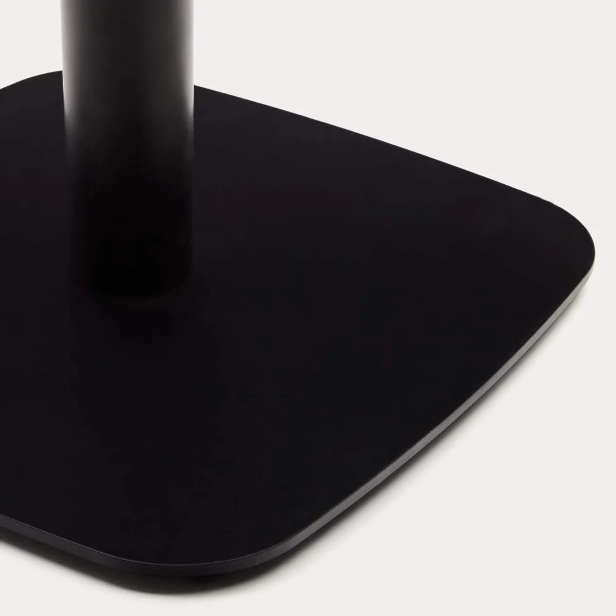 Kave Home Dina round outdoor table in white with metal legal in a painted black finish, Ø 68x70 cm - Image 4