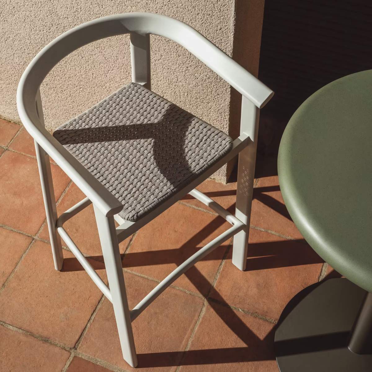 Kave Home Erice stool in aluminium and ecru rope cord 65cm - Image 18