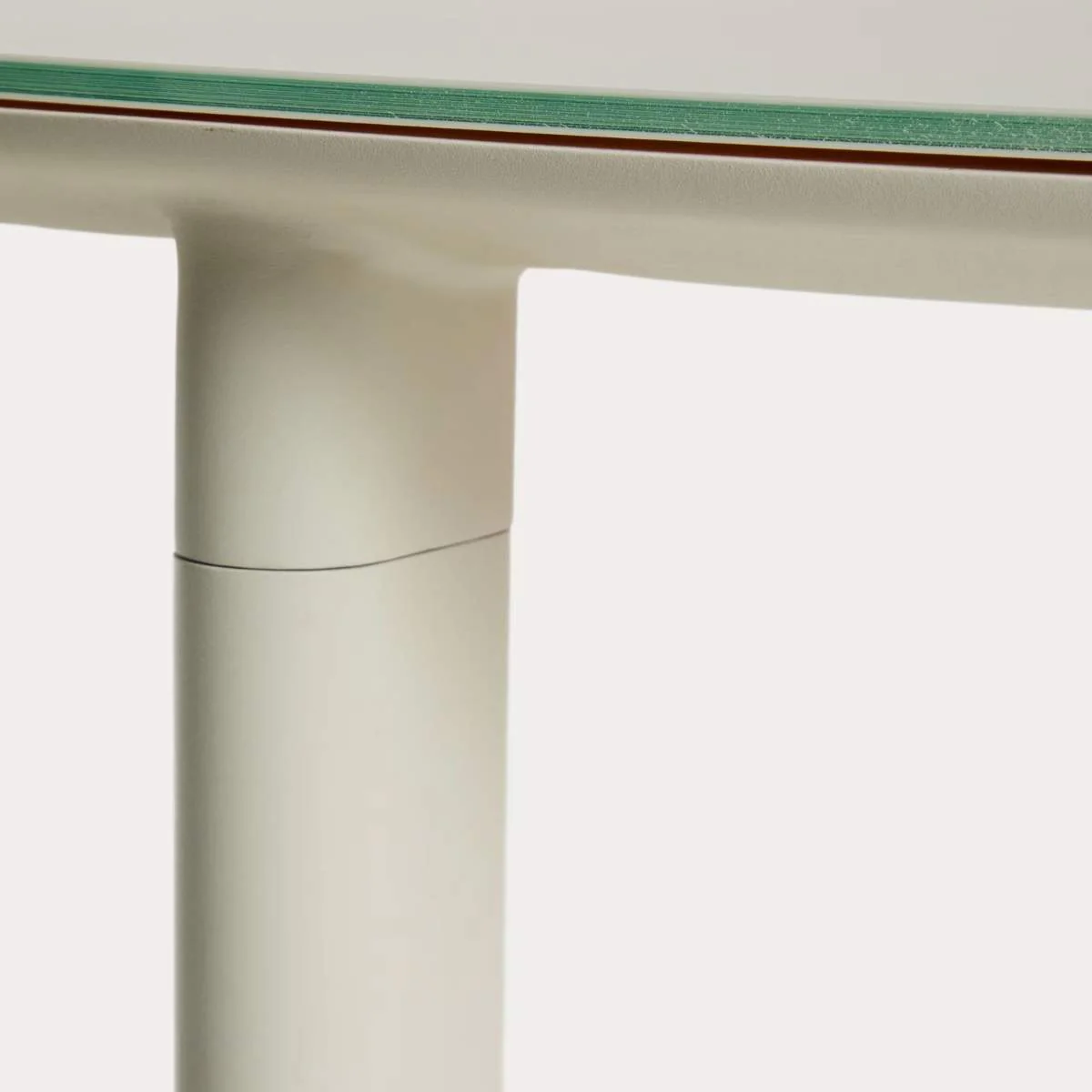 Kave Home Erice round table in aluminium and ecru tempered glass Ø120 cm - Image 4