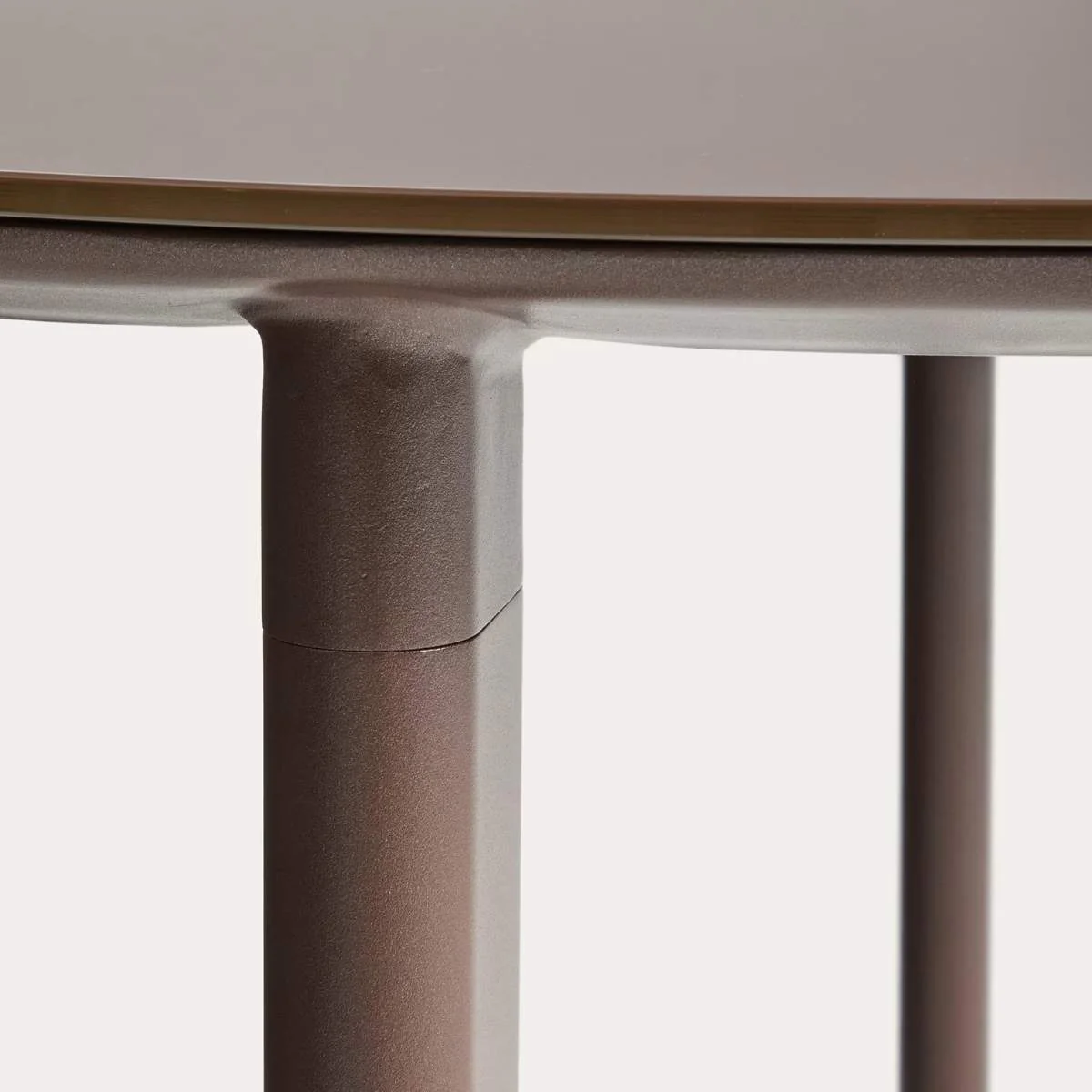 Kave Home Erice round table in aluminium and ecru tempered glass Ø120 cm - Image 9