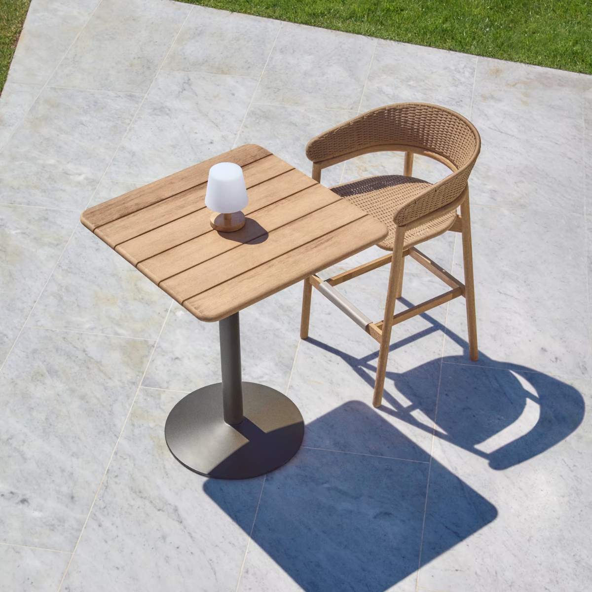 Kave Home Esilda outdoor tall table with FSC 100% acacia top 80x80cm and green steel base Ø55x96cm - Image 5