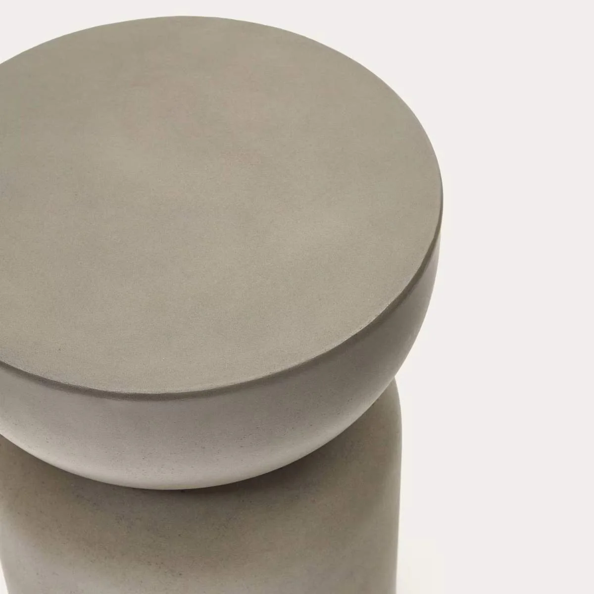 Kave Home Garbet side table in brown concrete Ø 32cm - Image 7