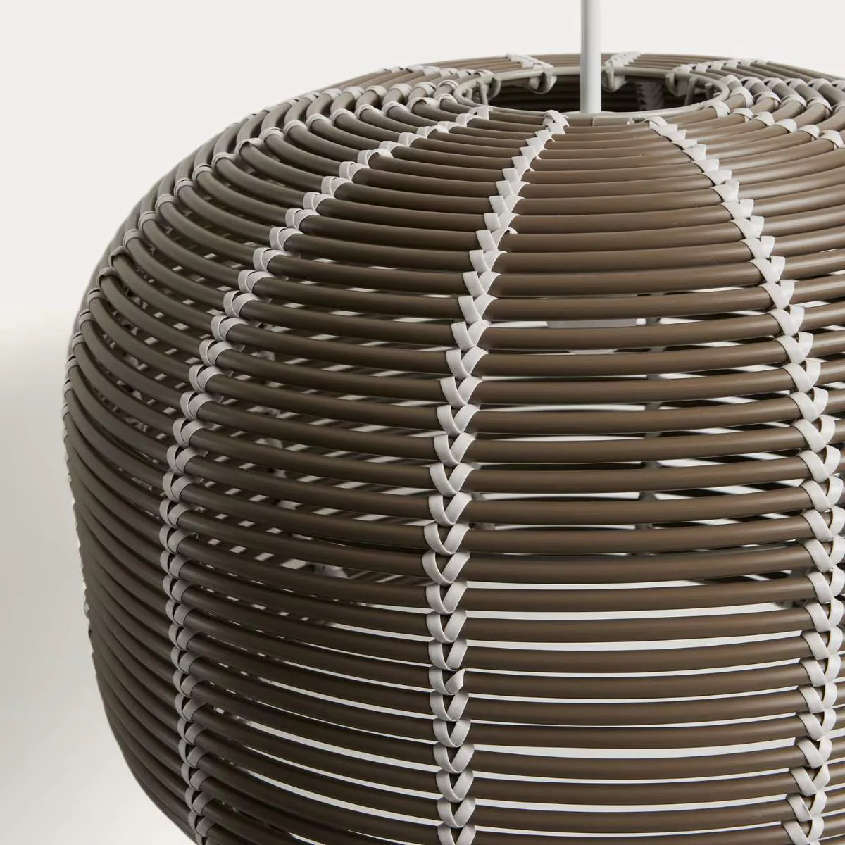 Kave Home Garoina lampshade for outdoor ceiling lamp in taupe synthetic rattan Ø 50cm - Image 3