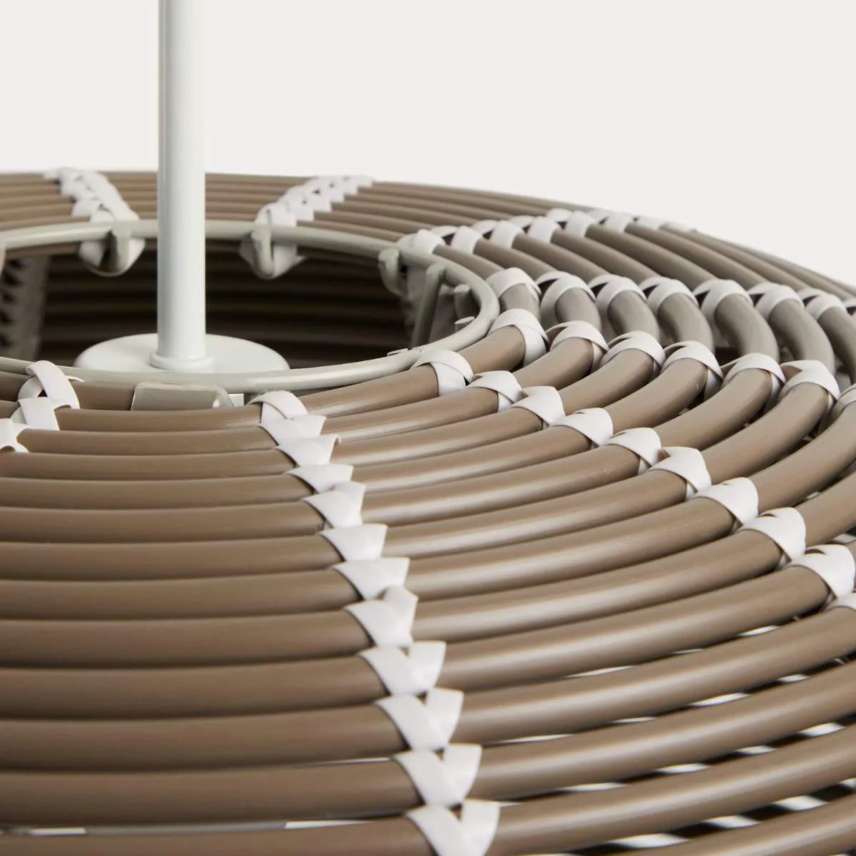 Kave Home Garoina lampshade for outdoor ceiling lamp in taupe synthetic rattan Ø 50cm - Image 4
