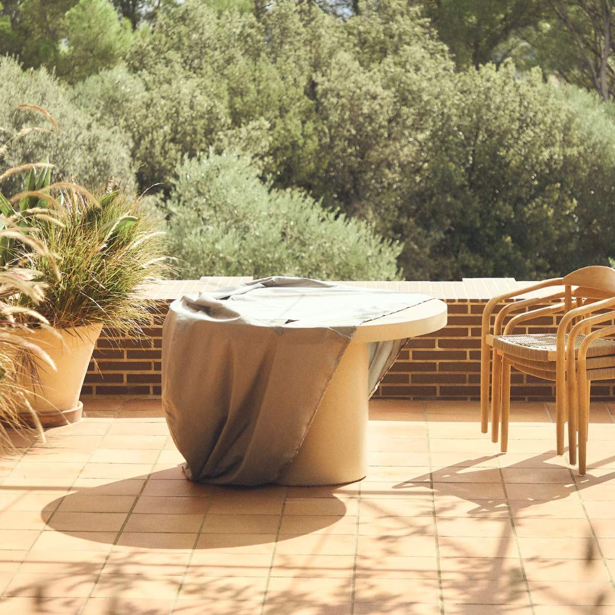 Kave Home Iria protective cover for outdoor furniture max. Ø130 - Image 4