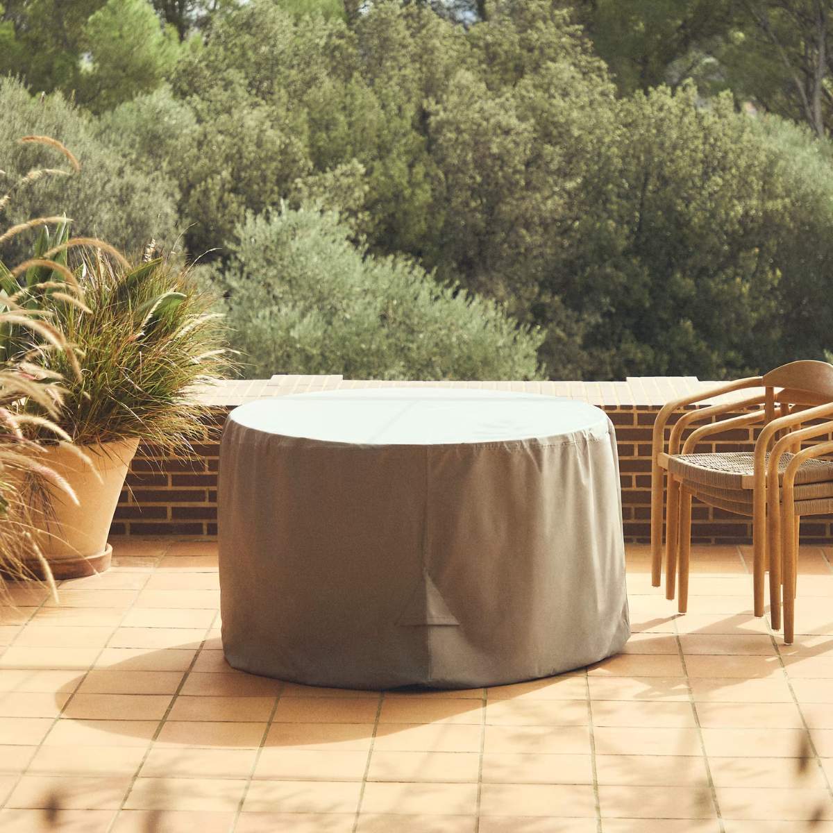 Kave Home Iria protective cover for outdoor furniture max. Ø130 - Image 6