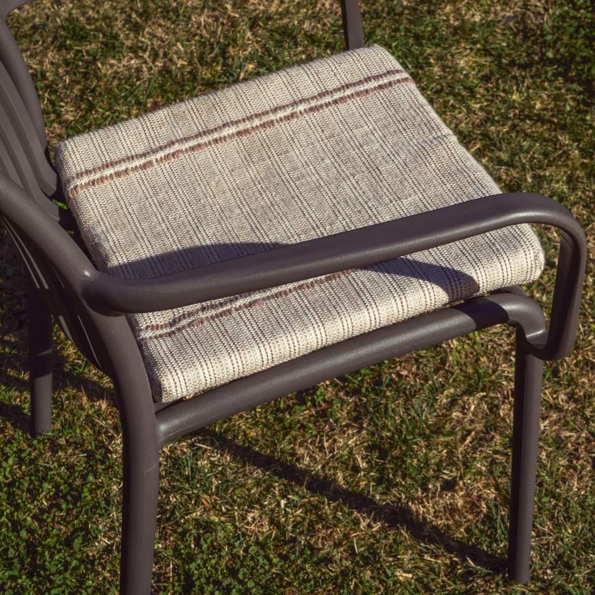 Kave Home Isabellini stackable outdoor chair in terracotta - Image 48