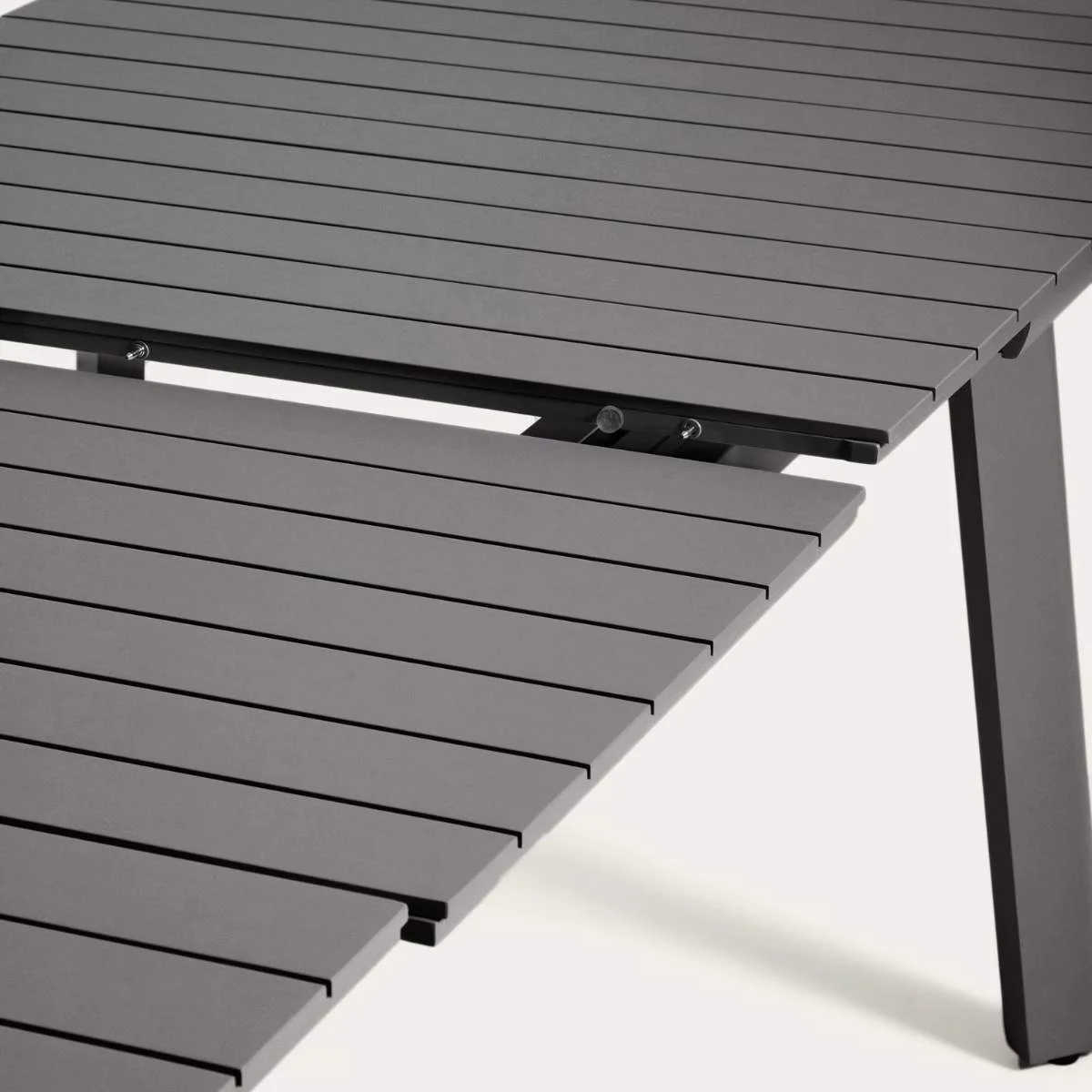 Kave Home Izola extendable outdoor table in aluminium with green finish 220 (280) x 100cm - Image 12