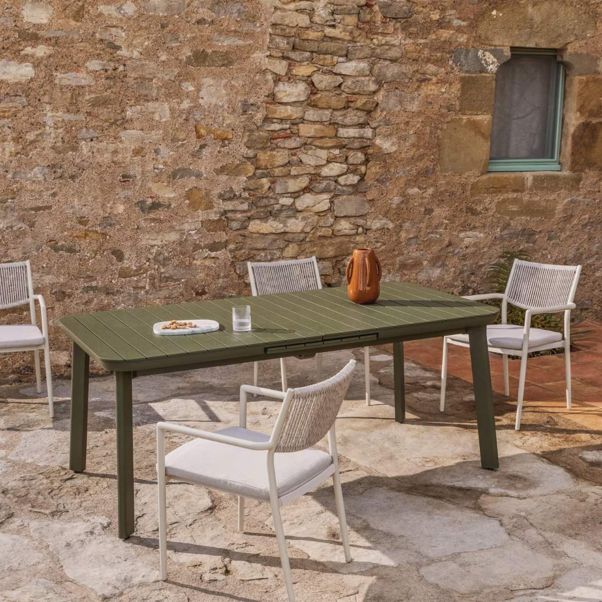 Kave Home Izola extendable outdoor table in aluminium with green finish 220 (280) x 100cm - Image 21