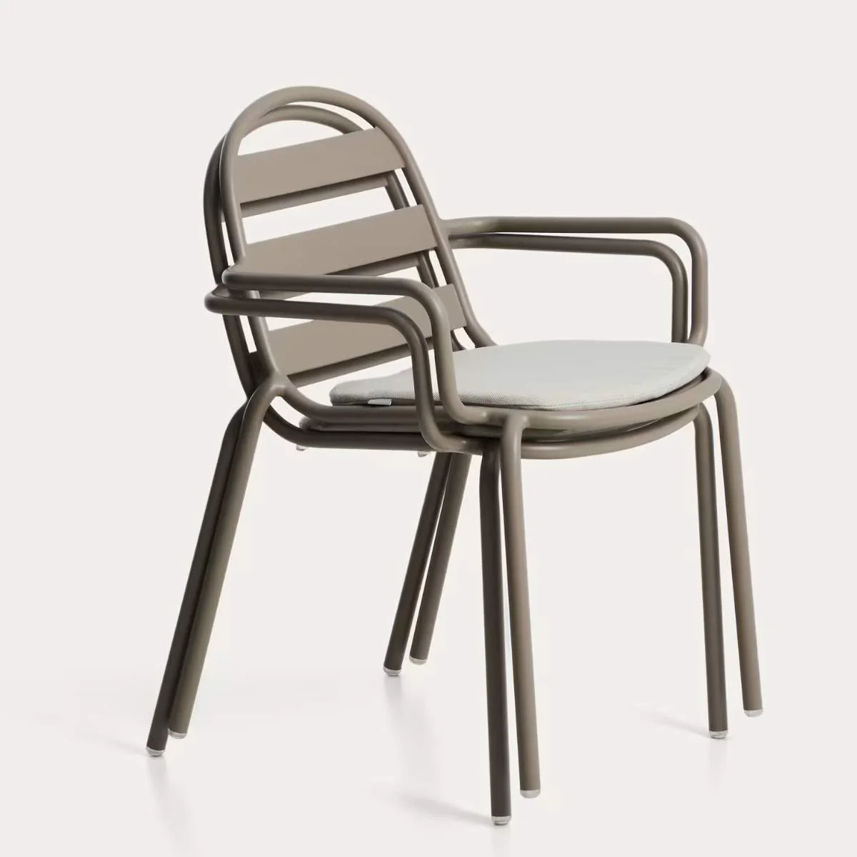 Kave Home Joncols stackable outdoor chair in aluminium with taupe painted finish - Image 6