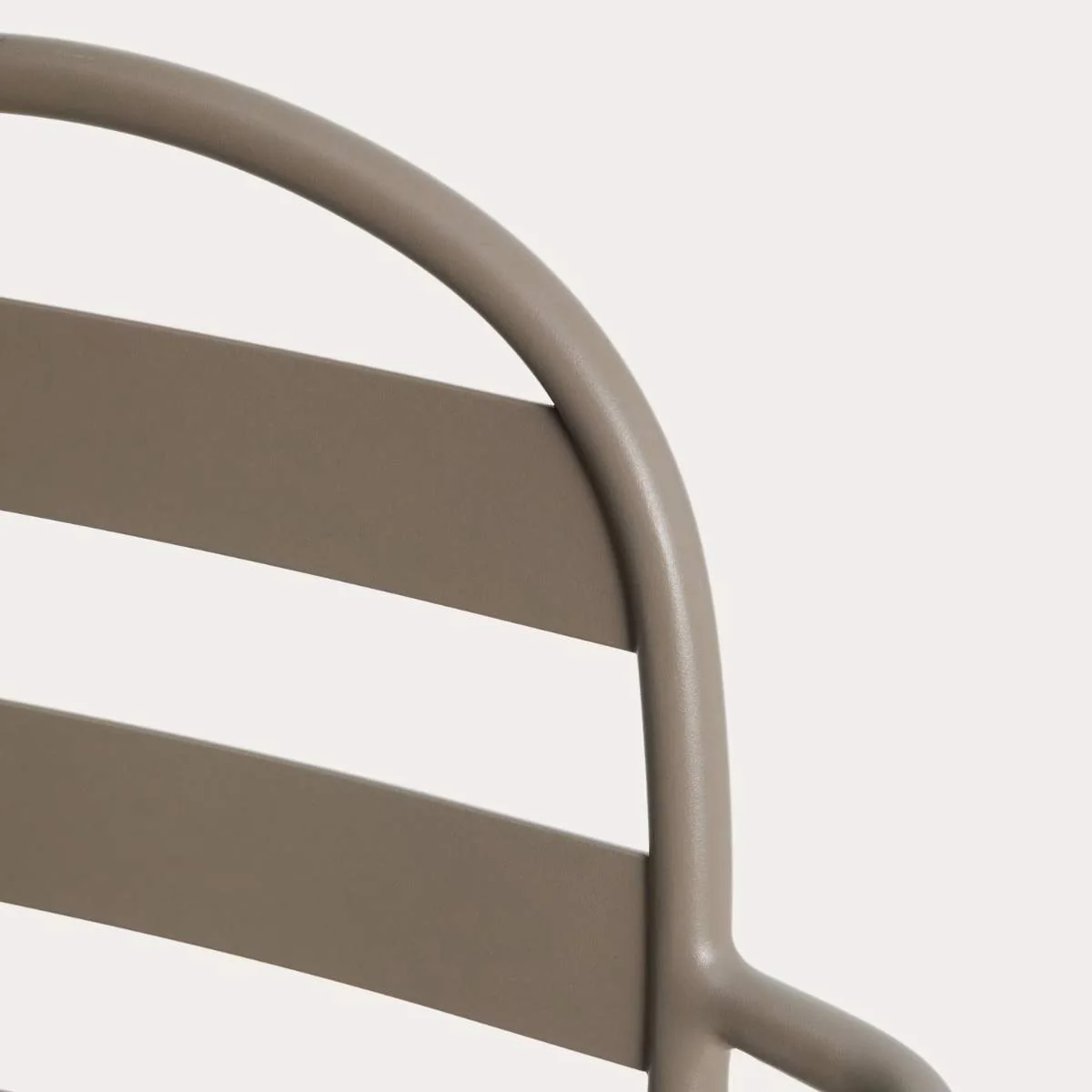 Kave Home Joncols stackable outdoor chair in aluminium with taupe painted finish - Image 8