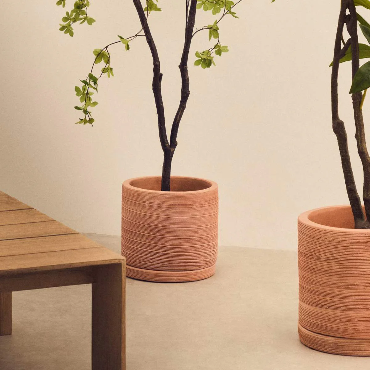 Kave Home Karlina set of 2 terracotta plant pots with dishes, Ø 33 cm / Ø 24 cm - Image 8