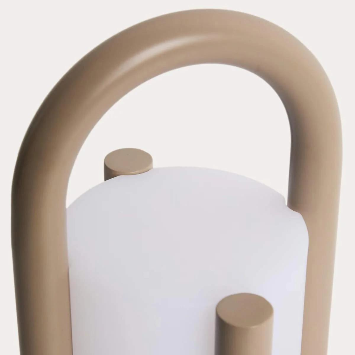 Kave Home Leros small portable table lamp in green polyethylene and steel - Image 12