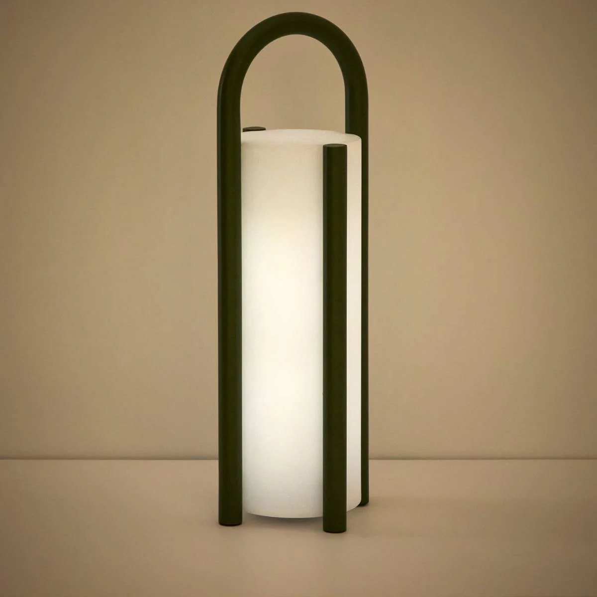 Kave Home Leros large portable table lamp in green polyethylene and steel - Image 17