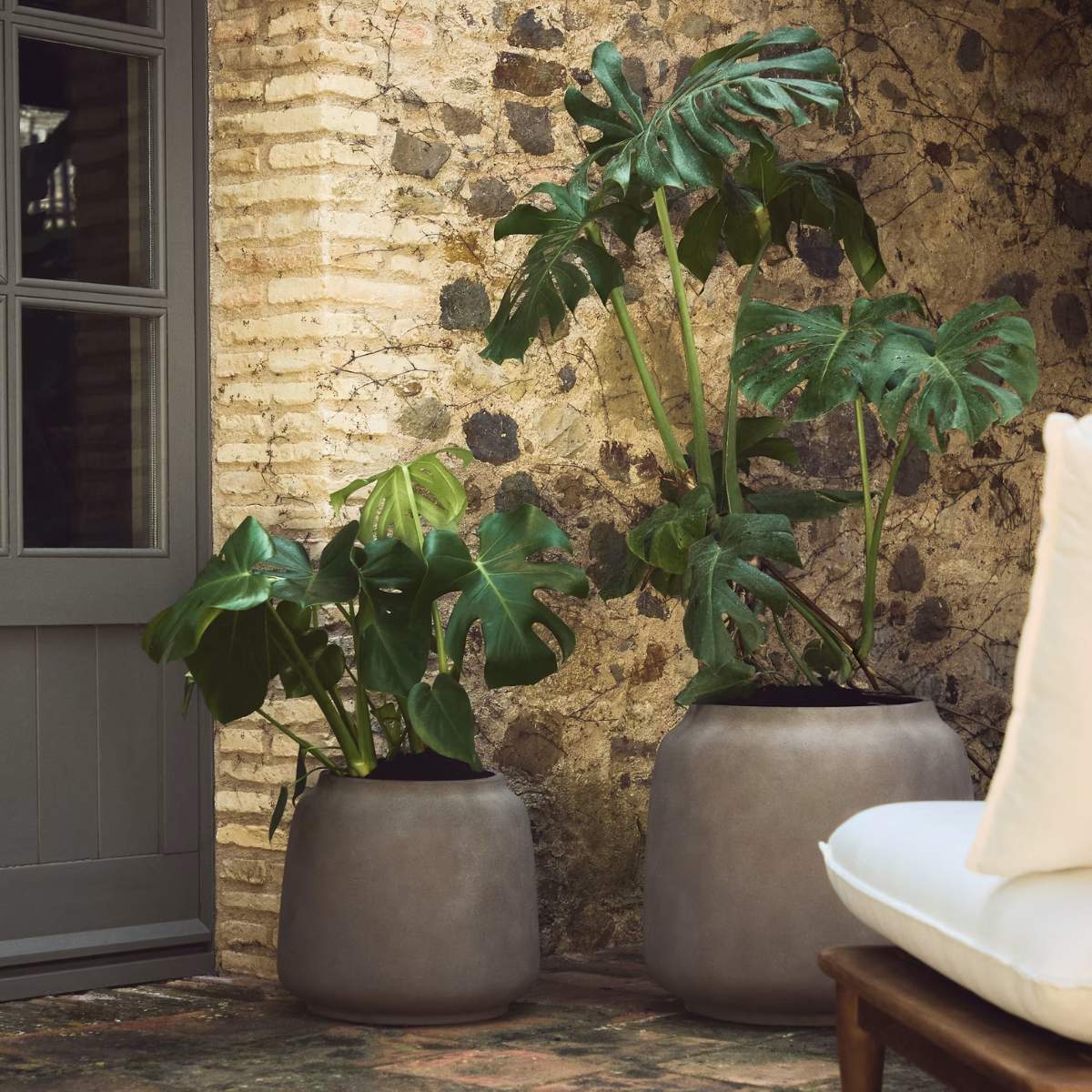 Kave Home Lira terracotta-effect planter Ø53cm - Image 6