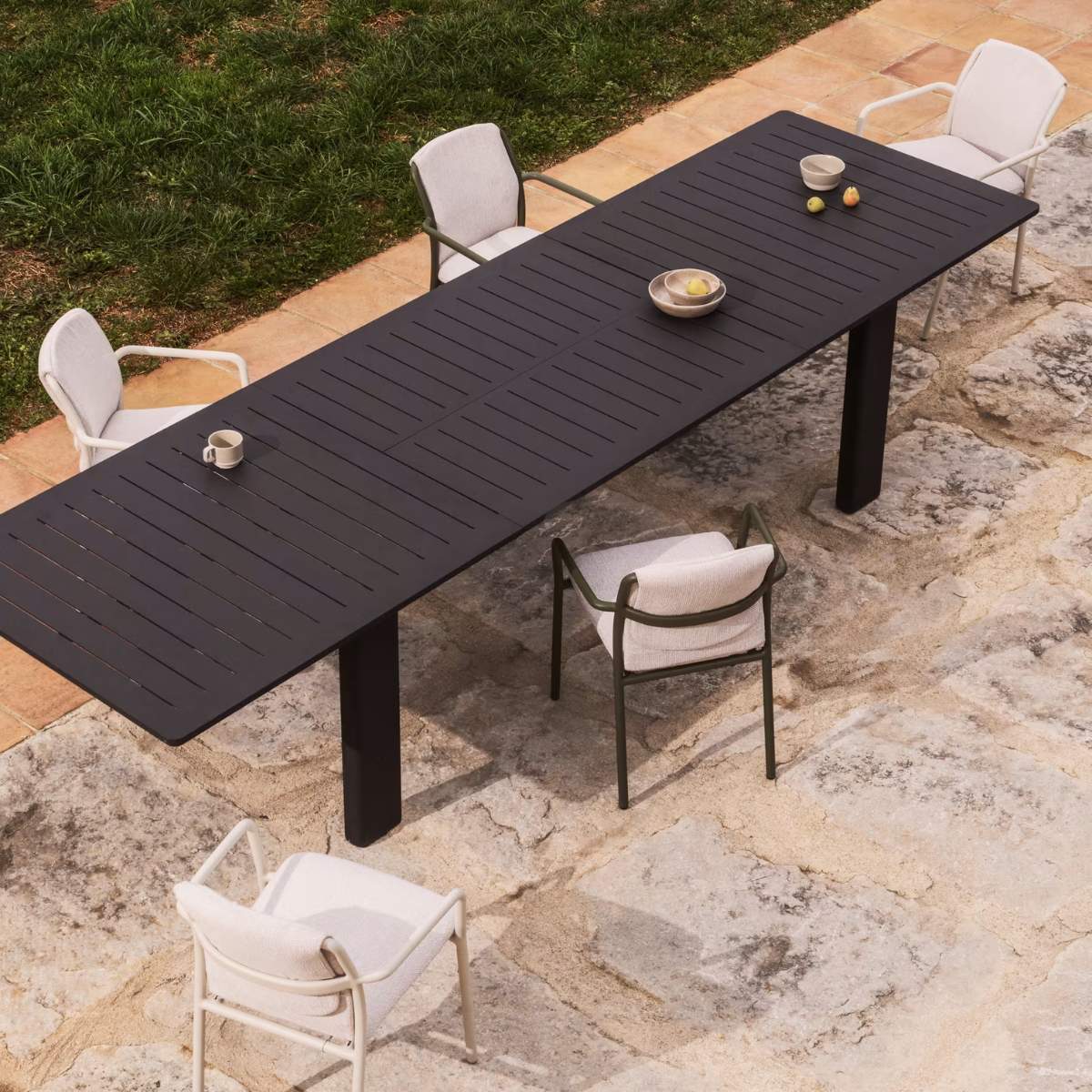 Kave Home Livorno extendable table in taupe aluminium 233(350) x 100 cm - Image 26
