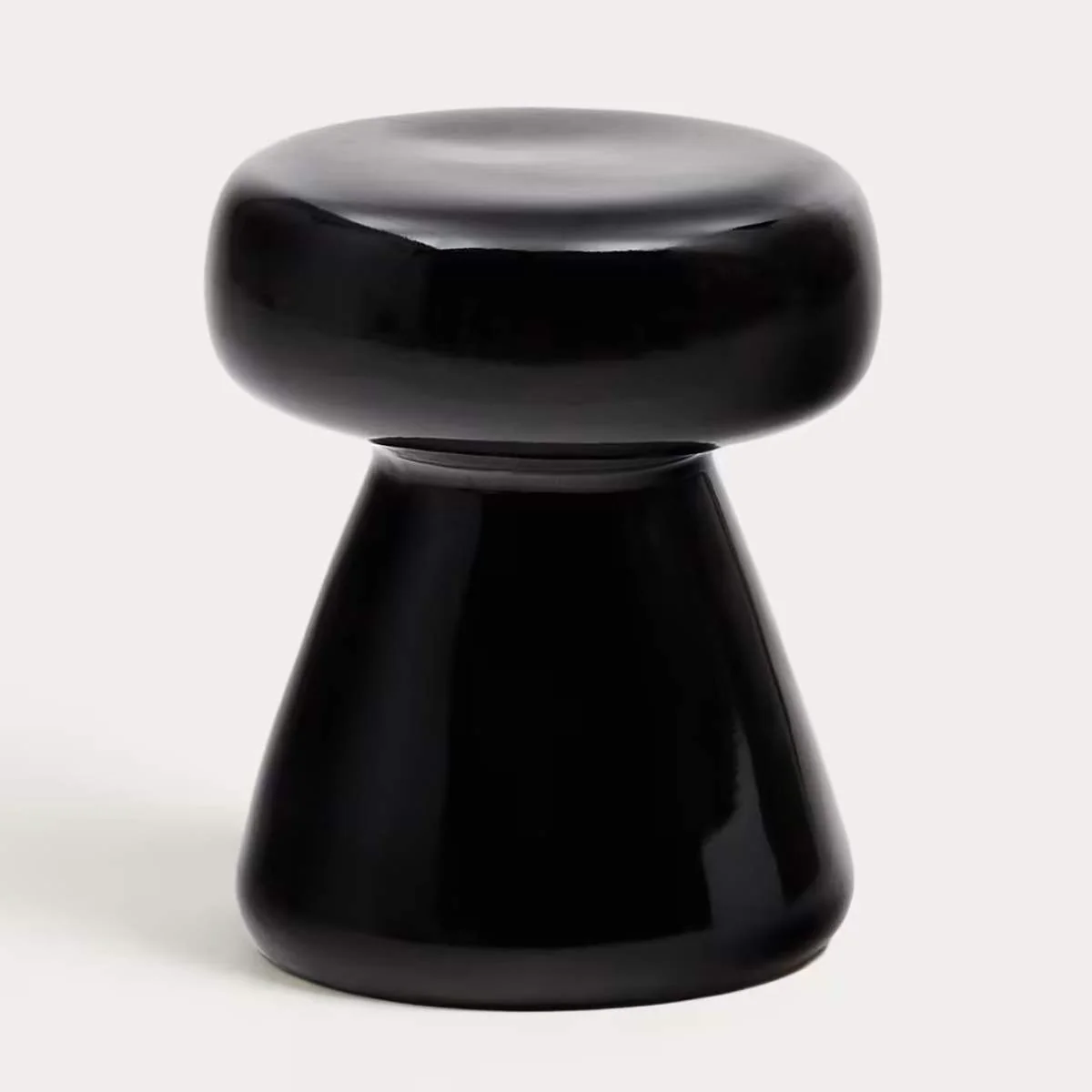 Kave Home Manya black ceramic side table, Ø 38 cm