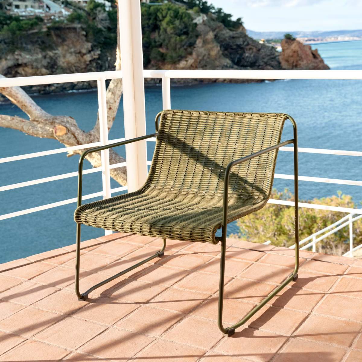 Kave Home Maurina stackable armchair in green galvanised steel and green rope cord - Image 15