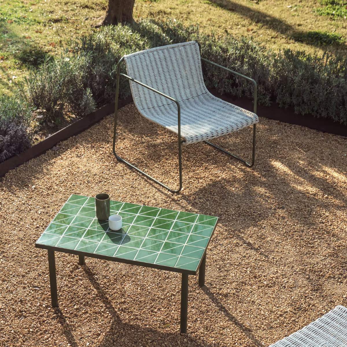 Kave Home Maurina side table in green galvanised steel with ecru tiles 81 x 51 cm - Image 14