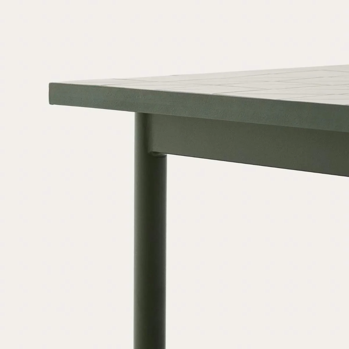 Kave Home Maurina outdoor table in green galvanised steel with ecru-colored tiles 223 x 101cm - Image 5