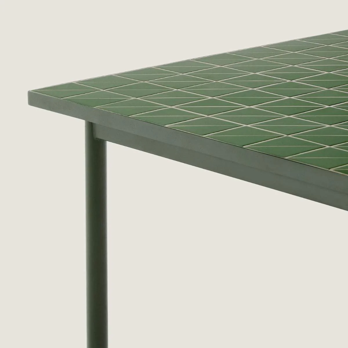 Kave Home Maurina outdoor table in green galvanised steel with ecru-colored tiles 223 x 101cm - Image 9